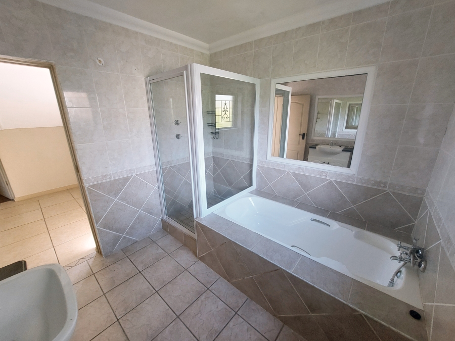 4 Bedroom Property for Sale in Panorama Western Cape